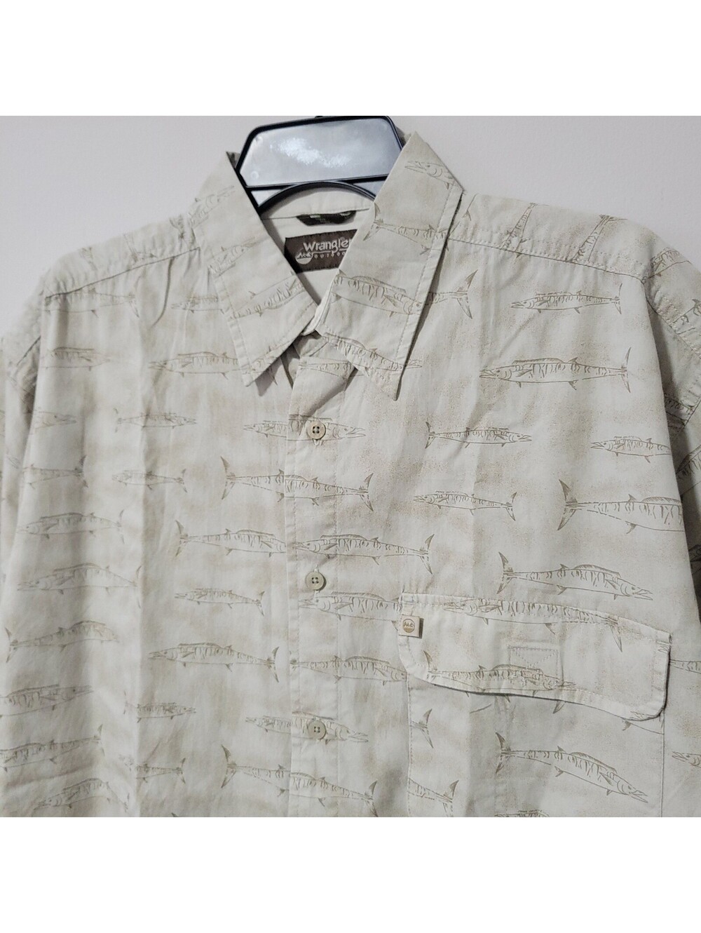 Wrangler Outdoor Button Up Shirt Mens L Beige Wahoo Fish Print Short Sleeve